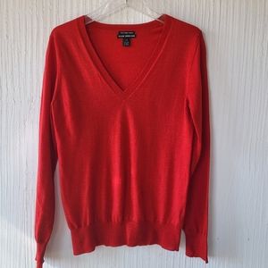 Club Monaco Women's L Red V-Neck 100% Italian Merino Wool Lightweight Sweater